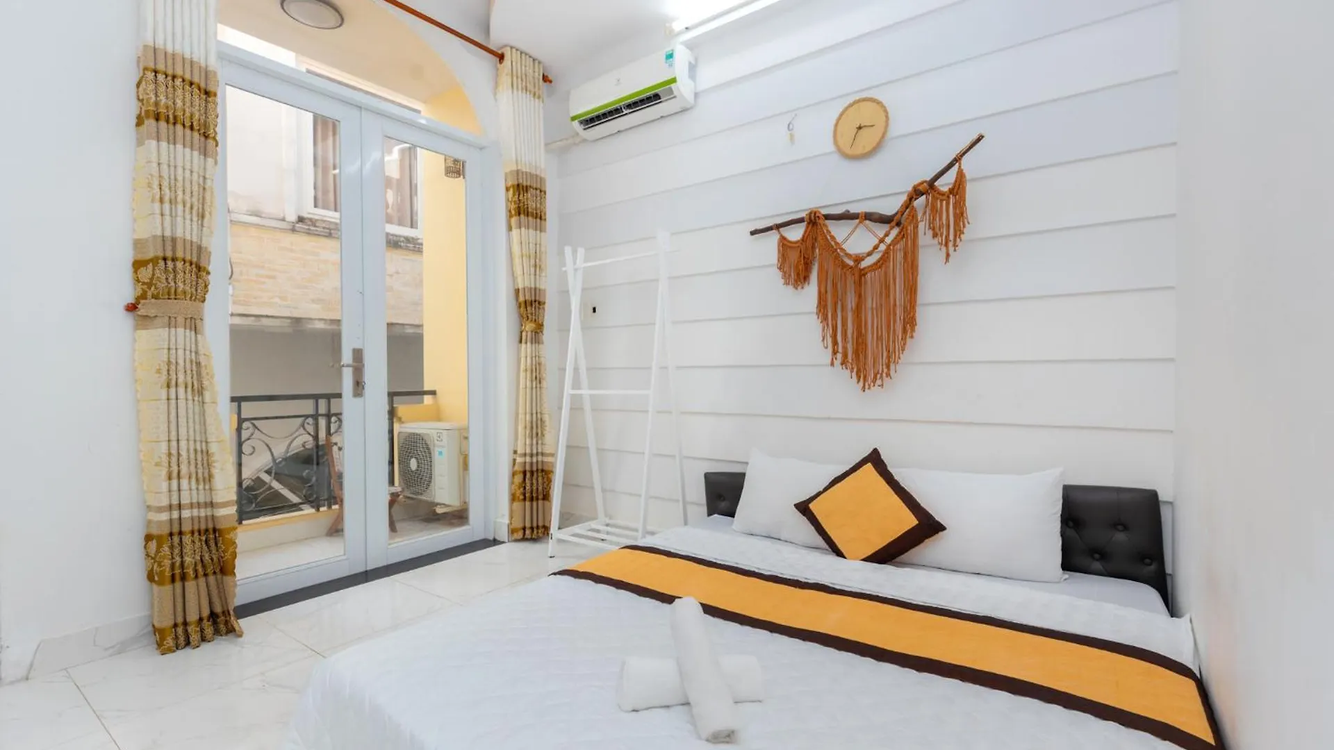 Nha Pho Nguyen Can 4 Phong Ngu 8 Giuong - 30 Vo Thi Sau - Bai Sau - Free Loa Karaoke Villa